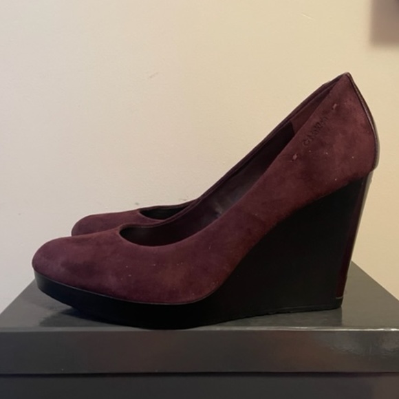 NEW! Calvin Klein burgundy wedges - Picture 1 of 5
